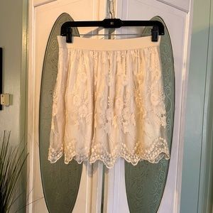 Romantic little lace mini skirt by Forever 21 Sz L